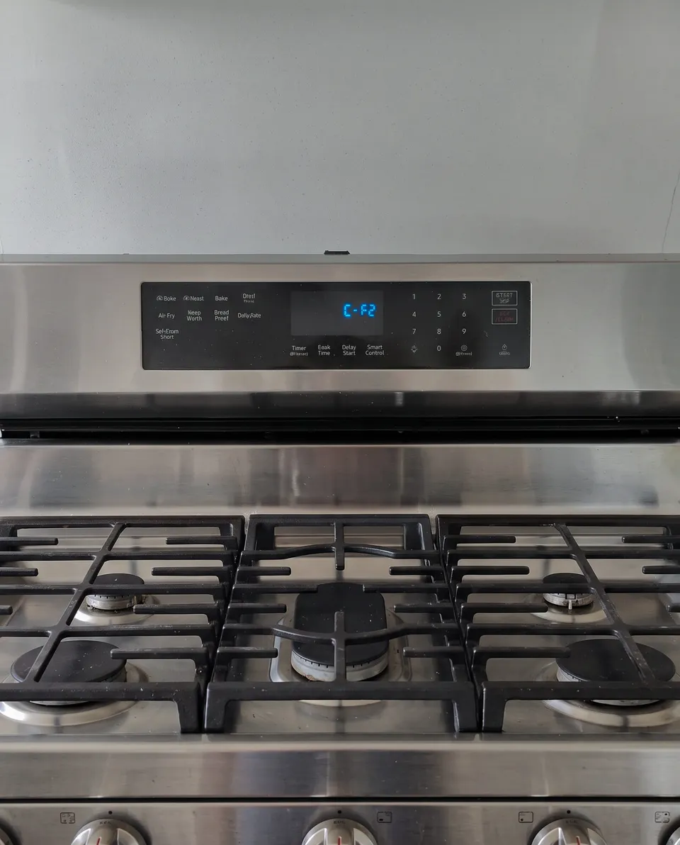 Primer plano del código de error de la cocina Samsung